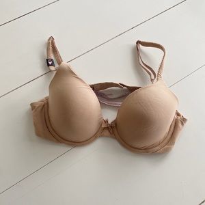 NWT Victoria secrets Nude underwire bra 34B